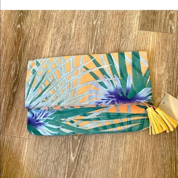 Kimichi Blue UO clutch with tassel NWT - Picture 2 of 12
